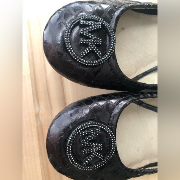 EXCELLENT condition. MICHAEL KORS flats. Brown. - Picture 5 of 6